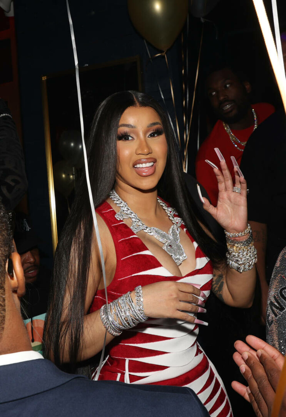 Cum și-a sărbătorit Cardi B aniversarea de 30 de ani. Petrecere în stil cabaret | GALERIE FOTO - Imaginea 47