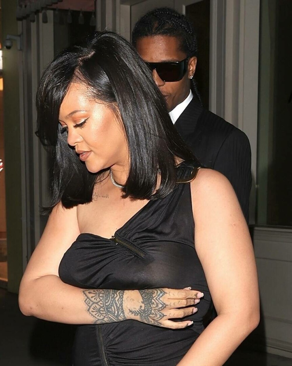Rihanna, apariție în lenjerie intimă la cinci luni după ce a născut. Cum arată acum cântăreața VIDEO, GALERIE FOTO - Imaginea 10