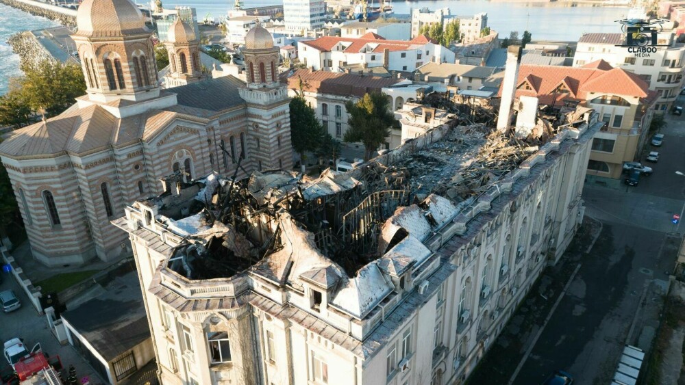 Cum arată Palatul Arhiepiscopal din Constanța după ce a ars. GALERIE FOTO - Imaginea 11