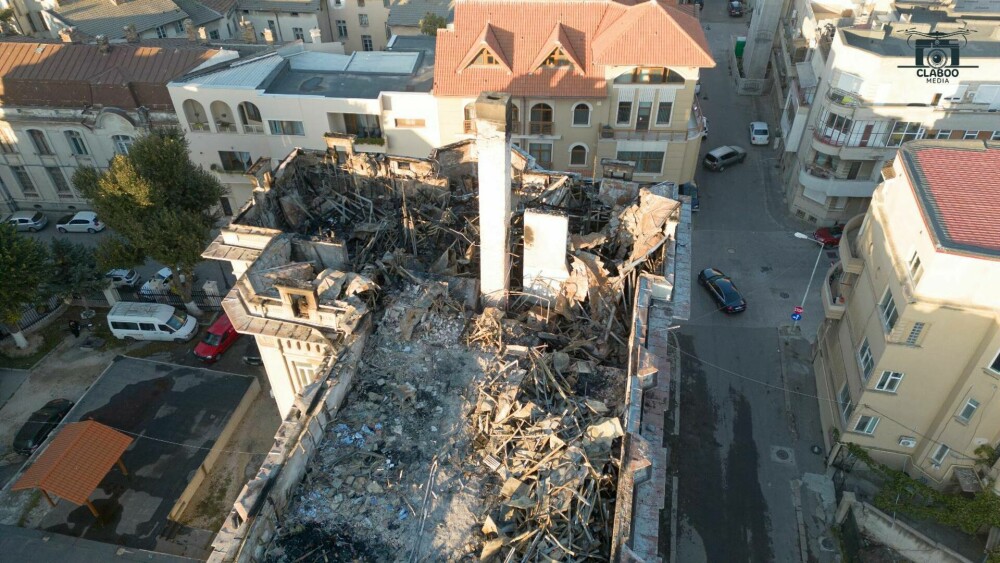 Cum arată Palatul Arhiepiscopal din Constanța după ce a ars. GALERIE FOTO - Imaginea 14