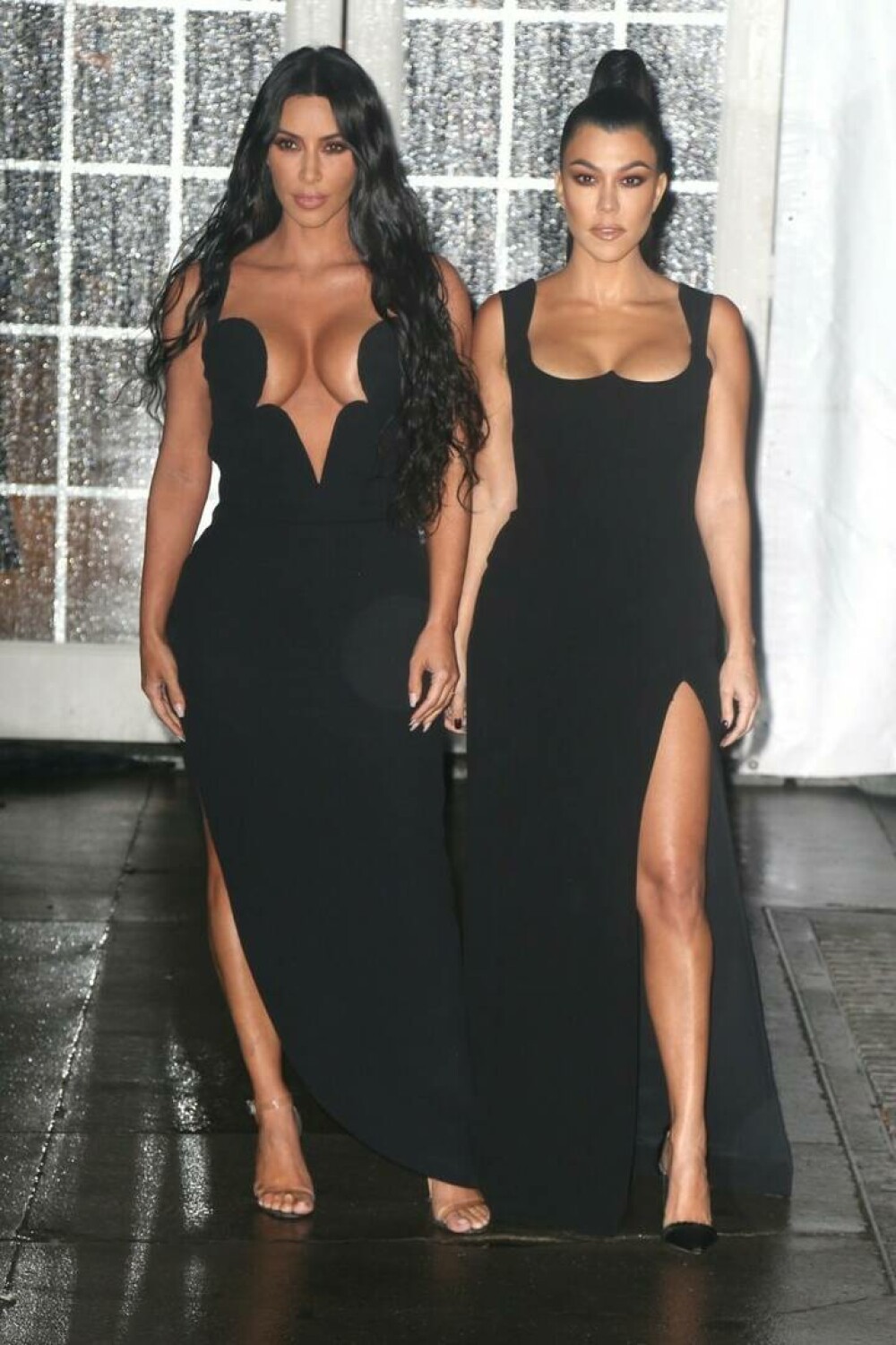 Kim Kardashian, transformare incredibilă într-un nou pictorial. Bruneta a optat pentru o tunsoare pixie și ochelari | FOTO - Imaginea 22