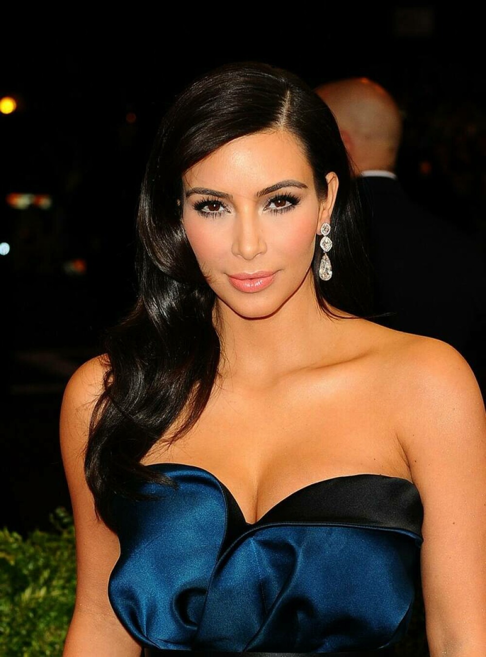 Kim Kardashian, transformare incredibilă într-un nou pictorial. Bruneta a optat pentru o tunsoare pixie și ochelari | FOTO - Imaginea 23