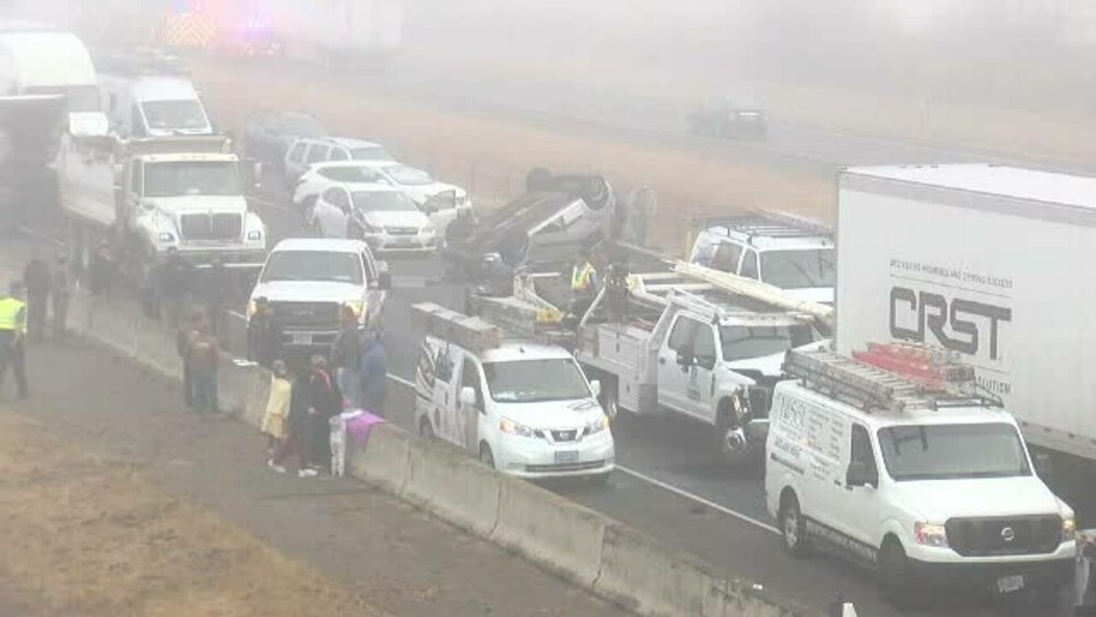 Carambol înfiorător pe autostradă. 60 de mașini s-au făcut praf într-un minut. VIDEO - Imaginea 3