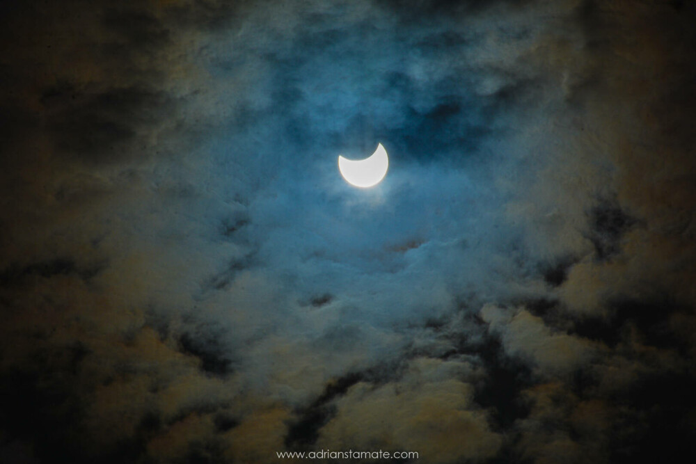 Eclipsa parțială de Soare s-a încheiat. GALERIE FOTO cu cele mai frumoase imagini surprinse în România - Imaginea 11