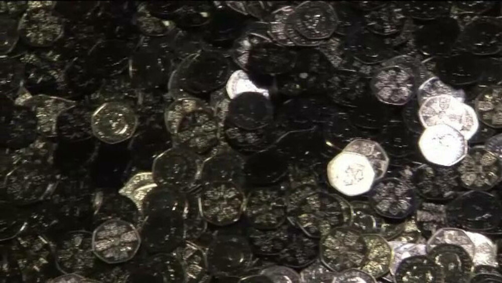 Cum arată primele monede cu efigia regelui Charles al II-lea | GALERIE FOTO - Imaginea 6