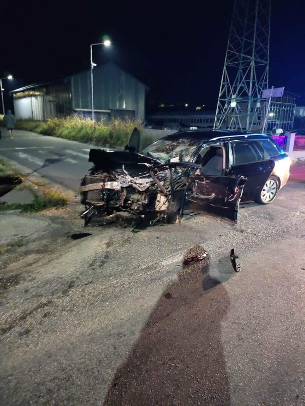 Accident rutier grav în Vâlcea, pe DN67, cu două autoturisme. Un bărbat a murit, 3 victime au fost descarcerate - Imaginea 3