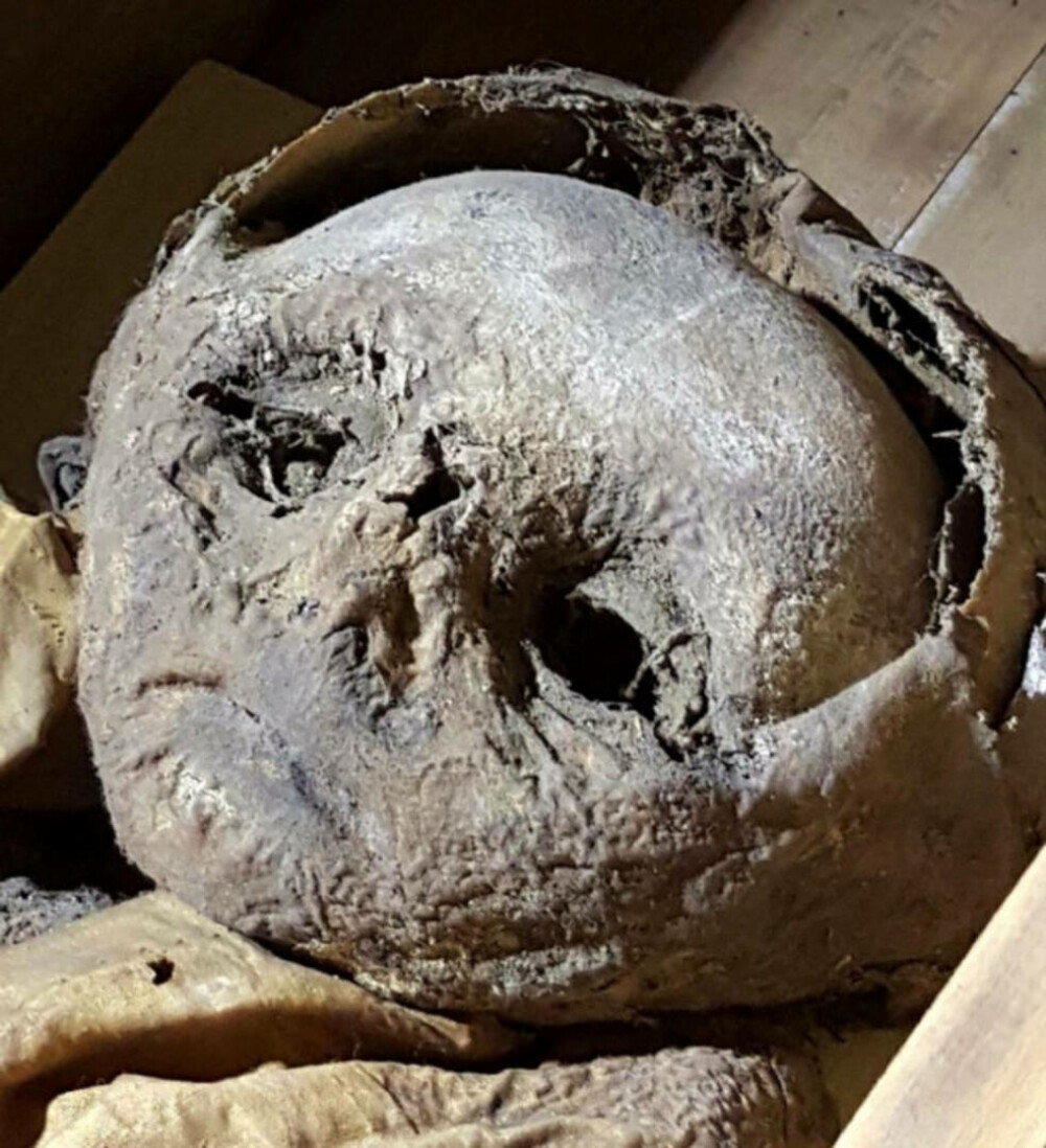 A fost descoperit misterul băiatului mumificat, la 400 de ani de la moartea lui. Cine era de fapt GALERIE FOTO - Imaginea 6
