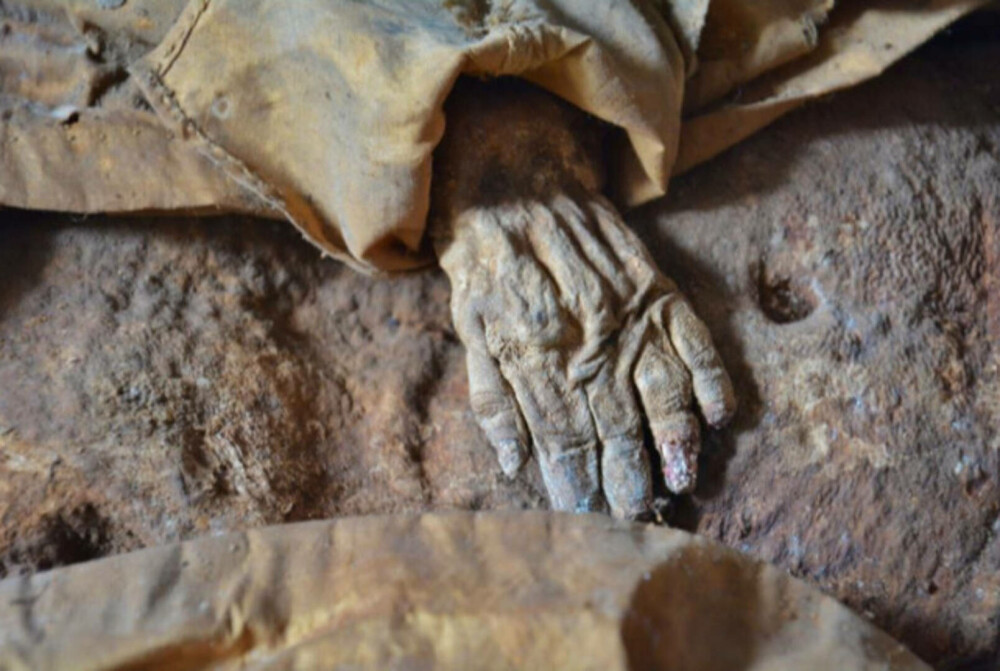 A fost descoperit misterul băiatului mumificat, la 400 de ani de la moartea lui. Cine era de fapt GALERIE FOTO - Imaginea 4