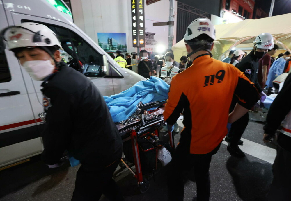 Peste 100 de persoane au murit după ce au fost călcate în picioare în timpul unor festivități de Halloween, în Seul VIDEO - Imaginea 5