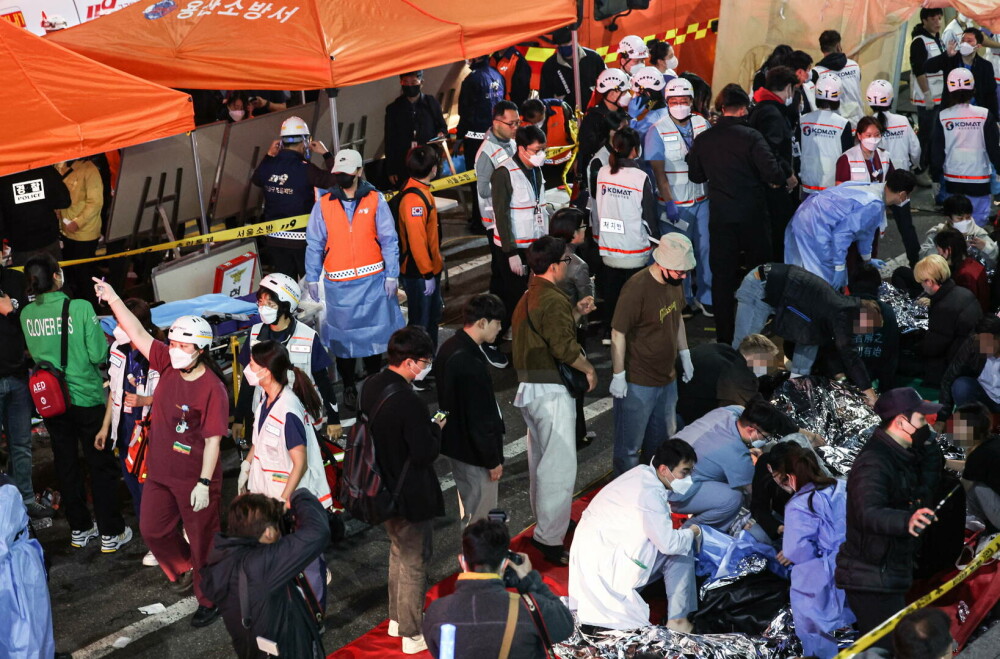 Peste 100 de persoane au murit după ce au fost călcate în picioare în timpul unor festivități de Halloween, în Seul VIDEO - Imaginea 6
