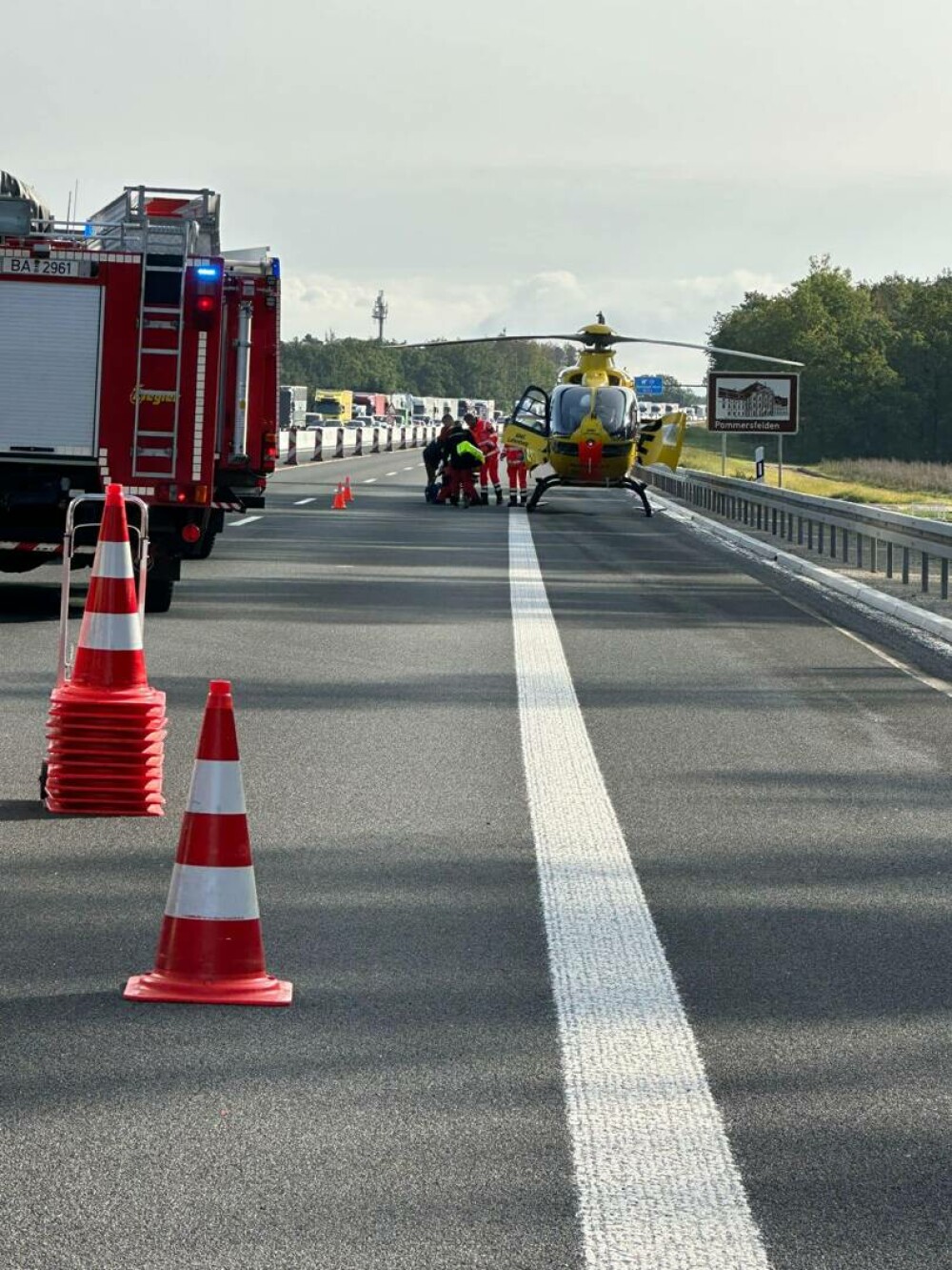 Accident cu 12 victime pe o autostradă din Germania. Un microbuz care se îndrepta spre România s-a izbit de o mașină | FOTO - Imaginea 3