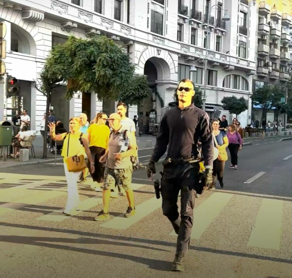 „Uniformă cu atitudine, reacţii pe măsură”. Un jandarm român în noul echipament a atras toate privirile în București - Imaginea 2