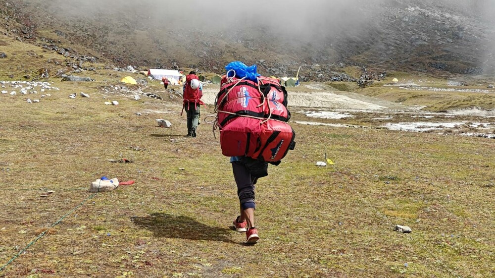 UPDATE: SUMMIT AMA DABLAM! Expediție în Himalaya pe cel mai tehnic vârf din lume. Jurnal LIVE BLOG - Imaginea 40