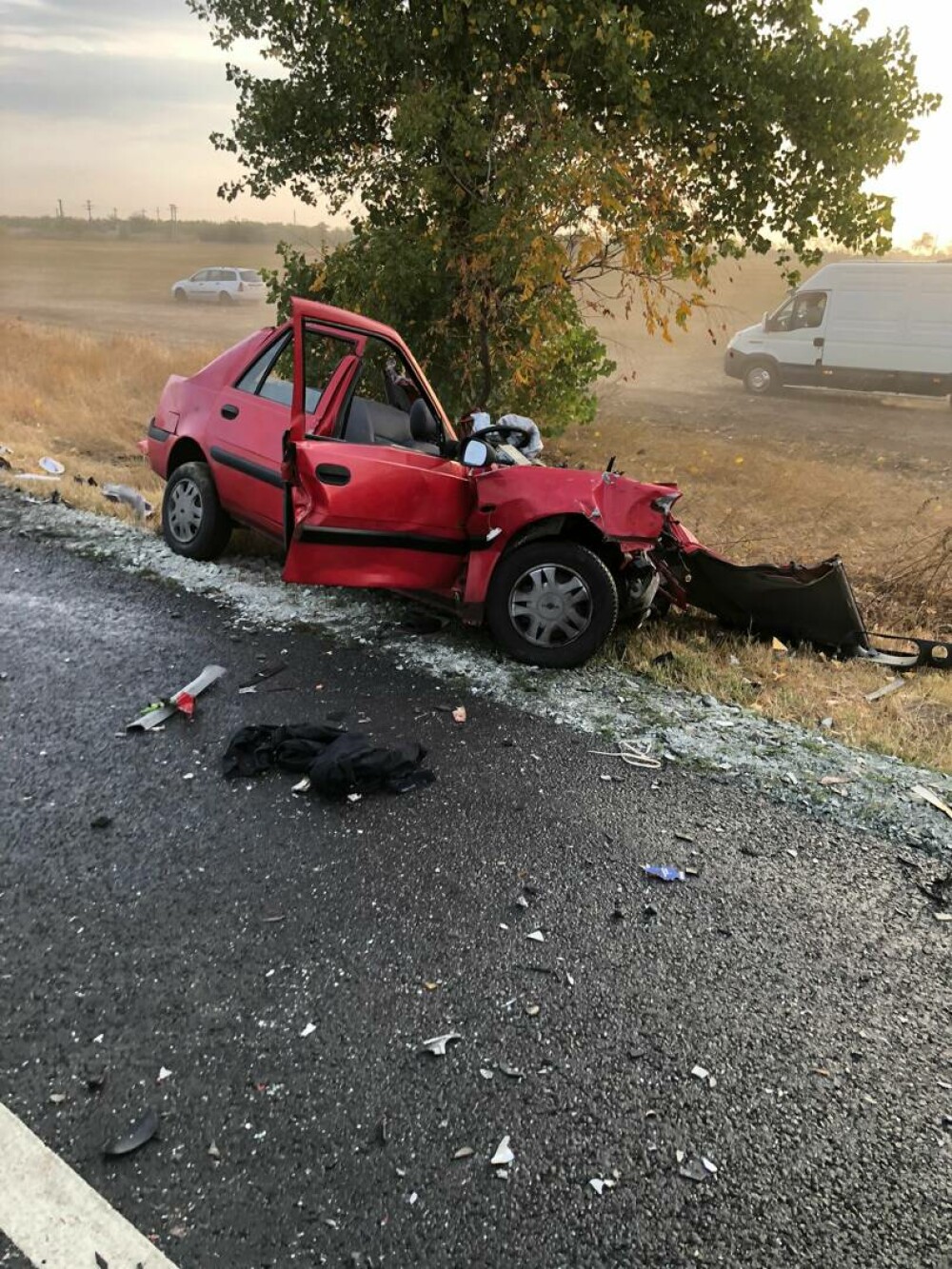 Accident cu trei victime în Ialomița. Două camioane și un autoturism s-au ciocnit violent | FOTO - Imaginea 2