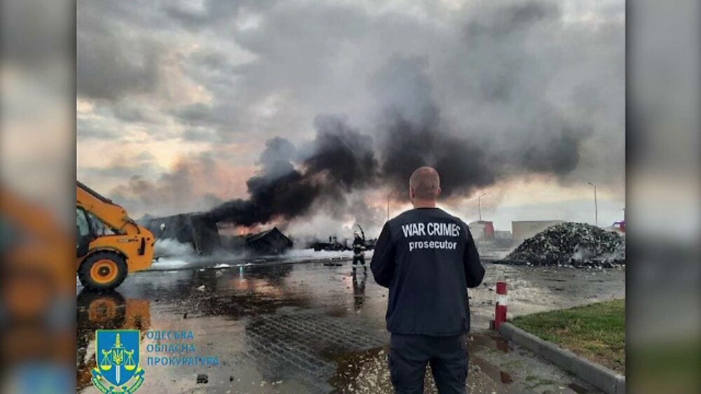 Porturile ucrainene de la Dunăre, atacate din nou cu drone. Trecerea cu bacul către România, suspendată temporar. FOTO - Imaginea 7