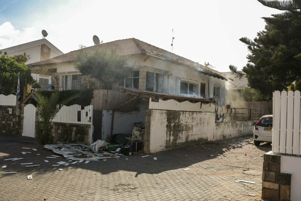 Haos și panică în Israel. Disperați, oamenii își caută rudelele. Imagini tulburătoare de la fața locului | GALERIE FOTO - Imaginea 13