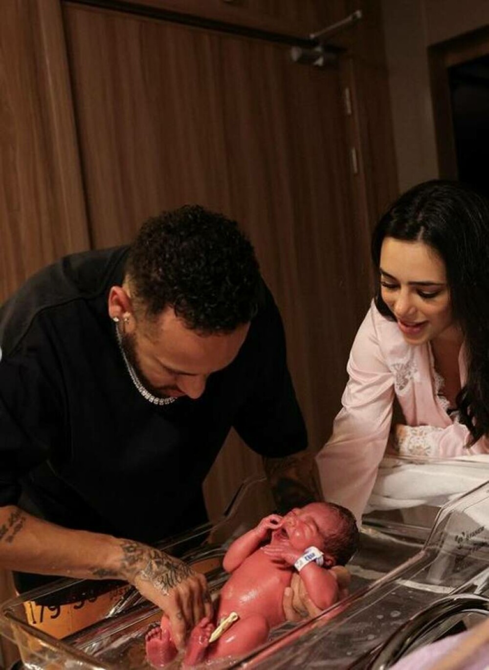 Neymar a devenit tată pentru a doua oară. Prima fotografie cu fetița fotbalistului | FOTO - Imaginea 7