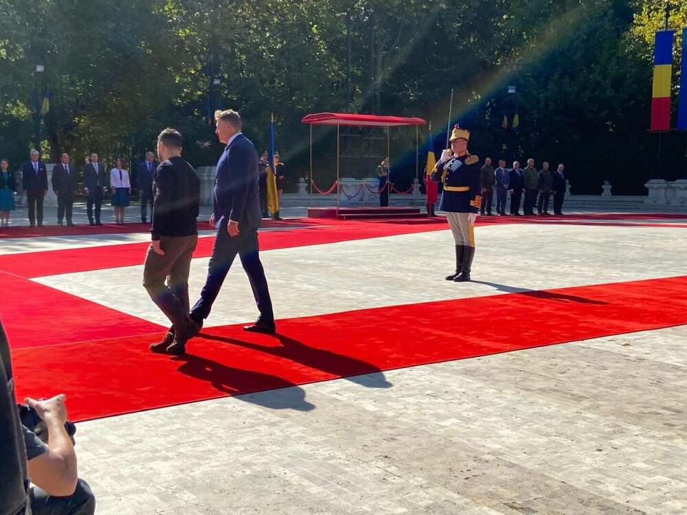 De ce a fost anulat discursul președintelui Volodimir Zelenski în Parlament. Șoșoacă: Să ne dea înapoi teritoriile furate - Imaginea 5