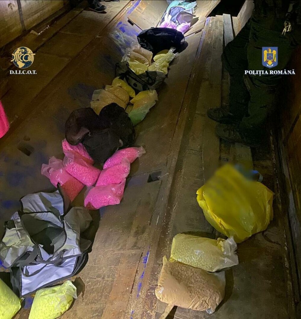 Captură record de droguri în județul Argeș. Polițiștii au descoperit ecstasy în valoare de 4.000.000 de euro | FOTO - Imaginea 2