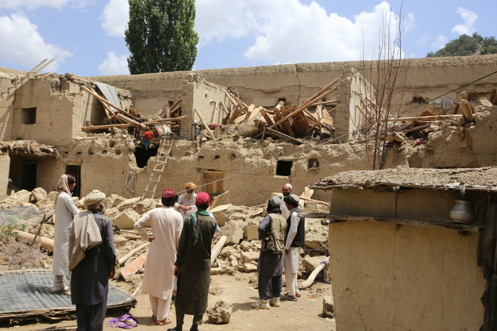 „Mi-am pierdut 11 membri ai familiei”. Mărturii sfâșietoare în urma cutremurului care a devastat Afganistanul - Imaginea 21