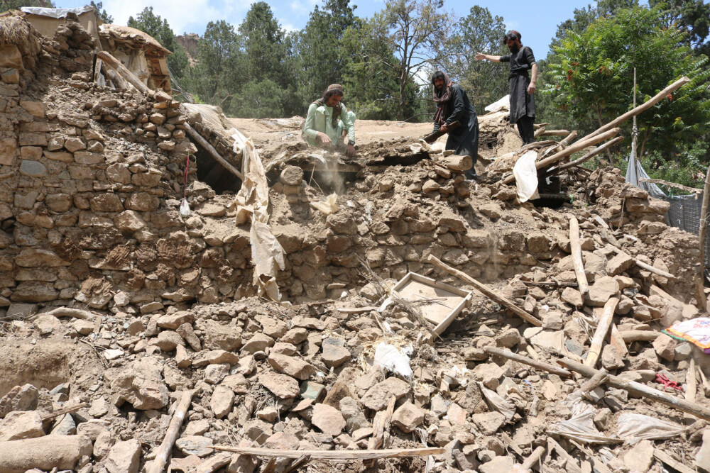 „Mi-am pierdut 11 membri ai familiei”. Mărturii sfâșietoare în urma cutremurului care a devastat Afganistanul - Imaginea 8