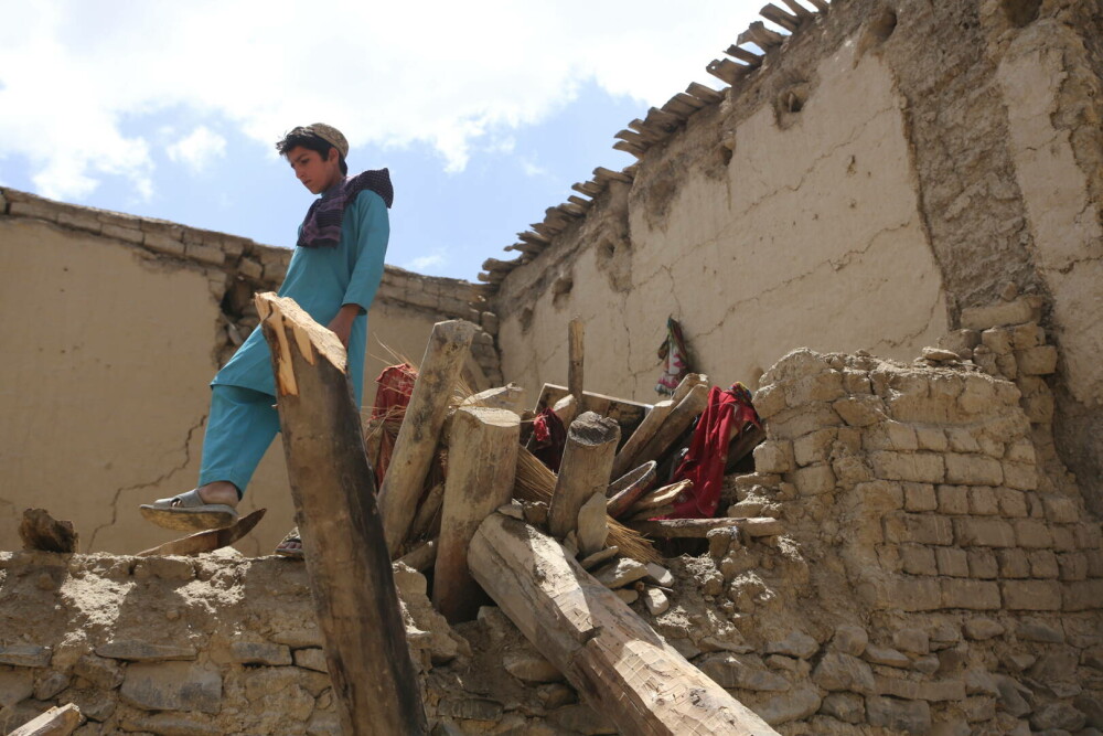 „Mi-am pierdut 11 membri ai familiei”. Mărturii sfâșietoare în urma cutremurului care a devastat Afganistanul - Imaginea 12