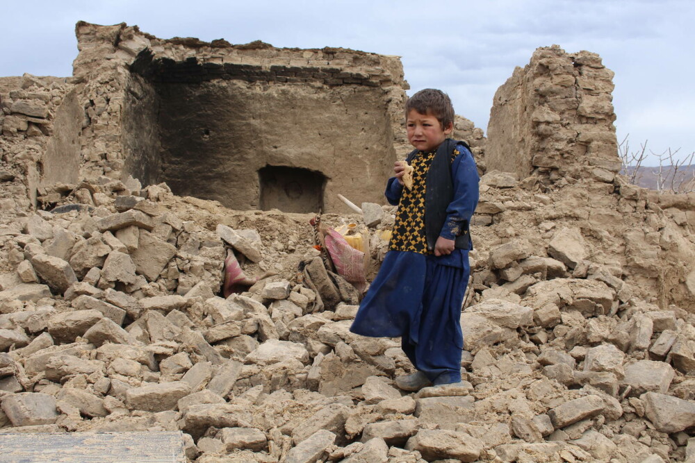 „Mi-am pierdut 11 membri ai familiei”. Mărturii sfâșietoare în urma cutremurului care a devastat Afganistanul - Imaginea 19