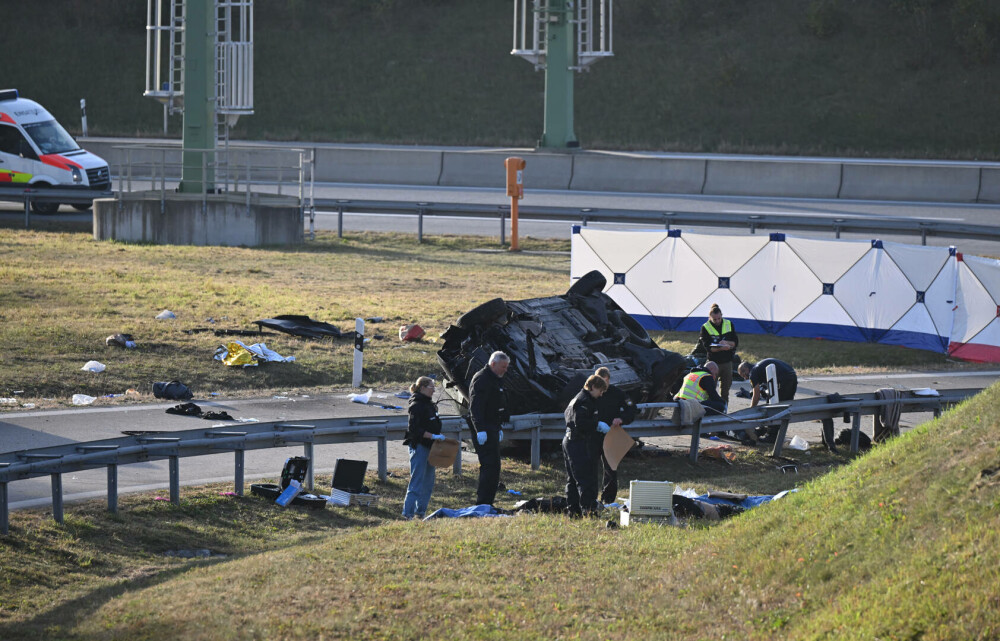 Grav accident în Germania. Şapte persoane au murit într-o coliziune în care a fost implicat un microbuz. FOTO - Imaginea 1