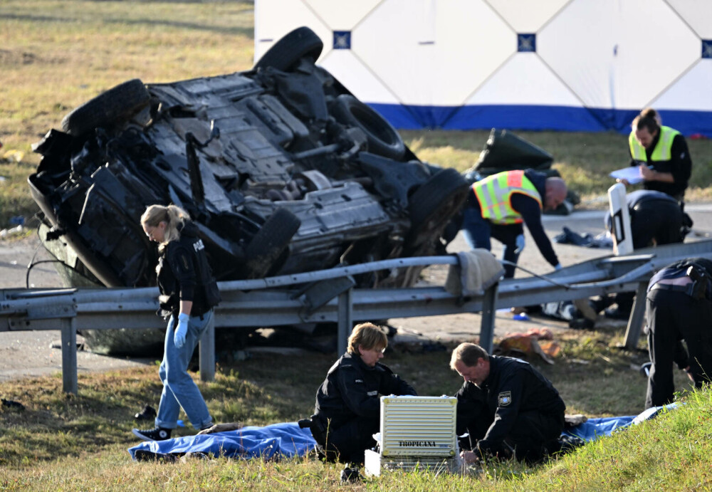 Grav accident în Germania. Şapte persoane au murit într-o coliziune în care a fost implicat un microbuz. FOTO - Imaginea 2