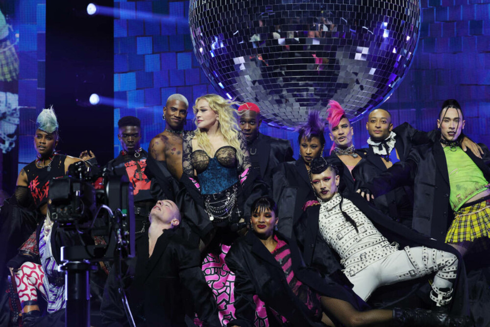 Madonna și-a început turneul cu o mărturisire șocantă pe scenă: 