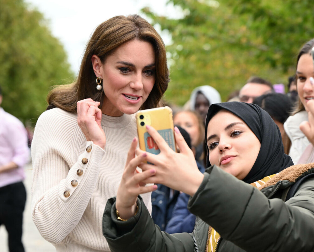 Prințesa Kate Middleton se îmbracă de la Piatra Neamț. ”Grația divină ne-a ajutat” GALERIE FOTO - Imaginea 11