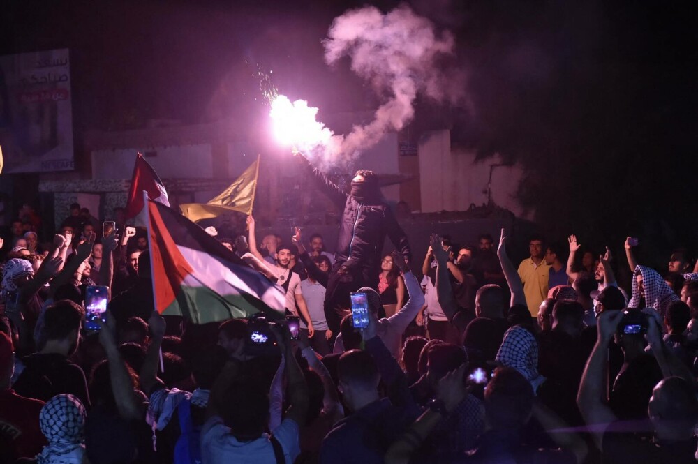 Proteste violente în Beirut şi Amman. Protestatarii au încercat să ia cu asalt ambasadele SUA şi Israelului | VIDEO - Imaginea 4