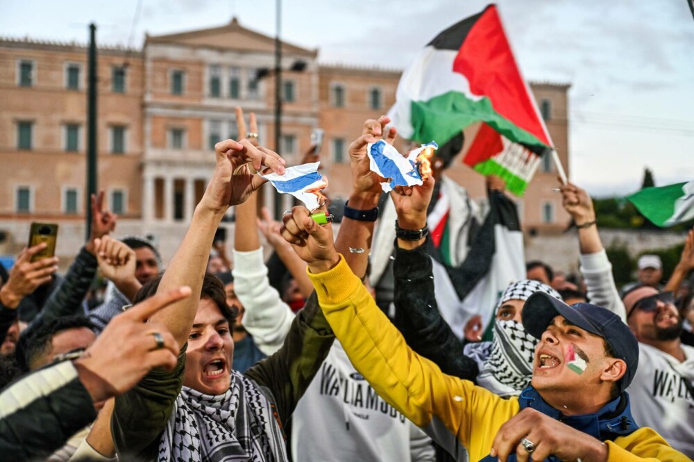 „Angoasă și groază.” 10.000 de persoane protestează în Atena în sprijinul palestinienilor. FOTO - Imaginea 5