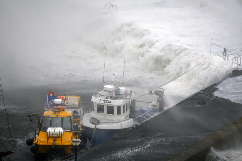 Furtuna Babet face ravagii în Regatul Unit. O femeie a murit în urma inundaţiilor și sute de locuinţe au fost evacuate - Imaginea 2