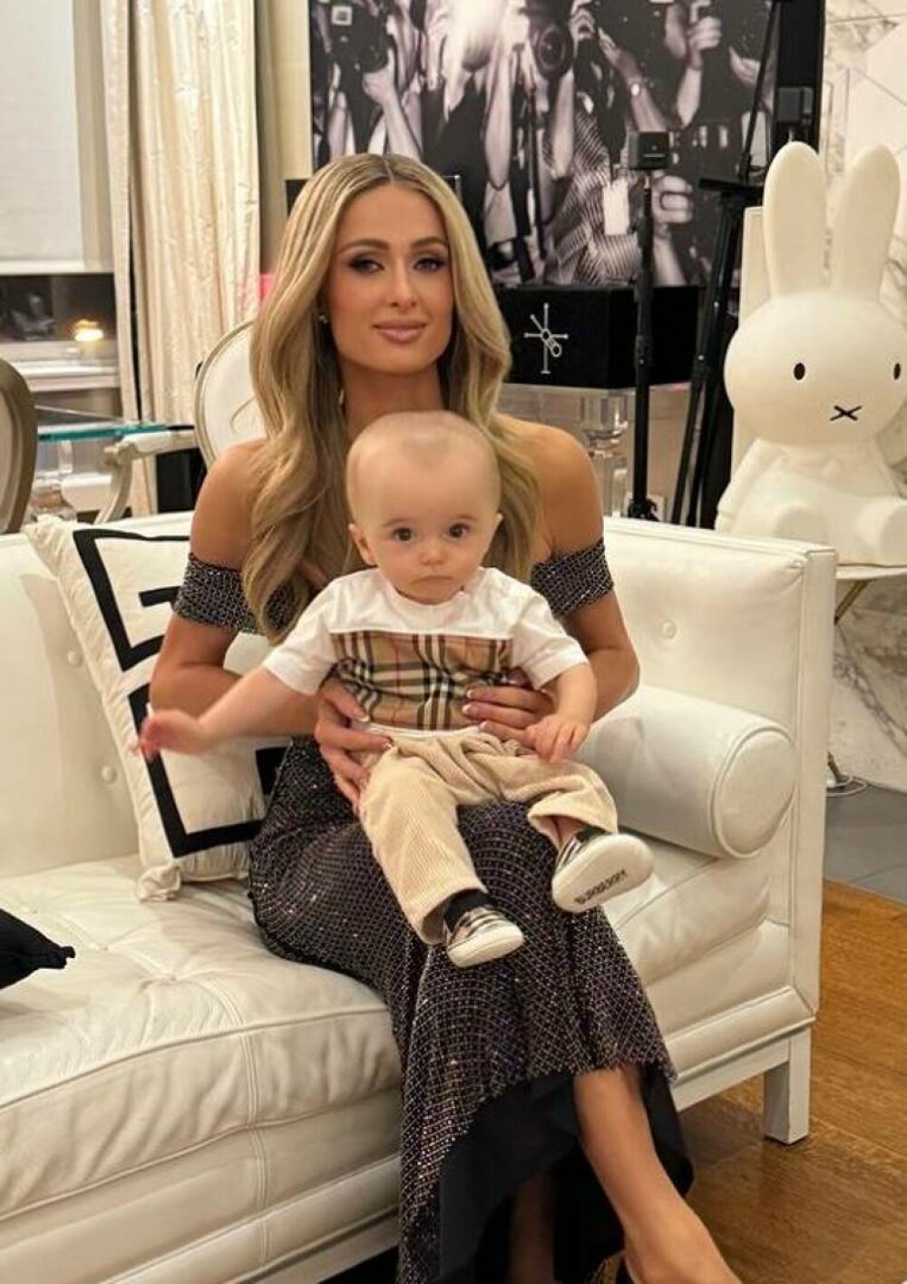 Paris Hilton împărtășește cu fanii primele fotografii cu bebelușul ei. Imaginile au făcut furori pe Internet | FOTO - Imaginea 2