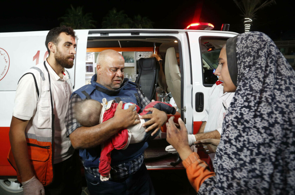 Cine este jurnalistul Al Jazeera care și-a pierdut toata familia în urma unui atac israelian. Imagini cutremurătoare din Gaza - Imaginea 2