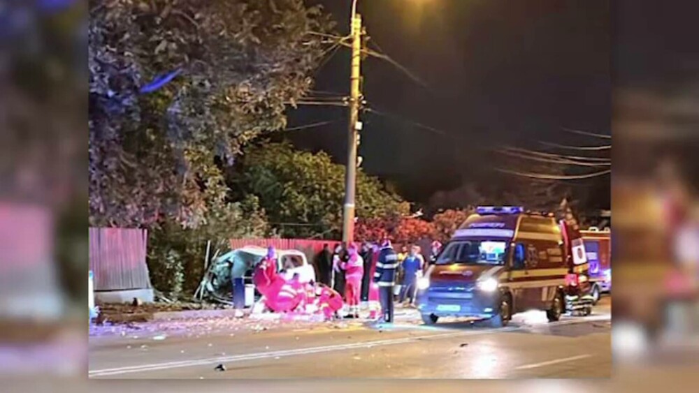 O întrecere între doi șoferi s-a terminat tragic. Un tânăr din Constanța a murit pe loc după ce mașina lui s-a rupt în două - Imaginea 2
