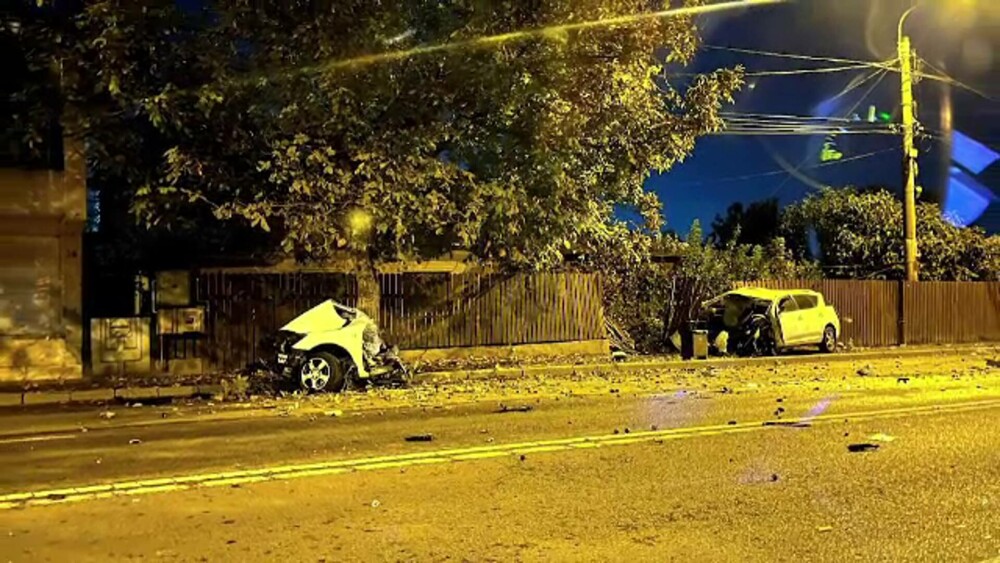 O întrecere între doi șoferi s-a terminat tragic. Un tânăr din Constanța a murit pe loc după ce mașina lui s-a rupt în două - Imaginea 1