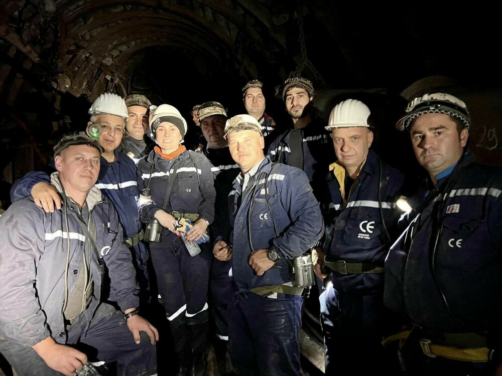 Ministrul Muncii a coborât în Mina Vulcan. Imagini inedite cu Simona Bucura-Oprescu, între mineri GALERIE FOTO - Imaginea 12