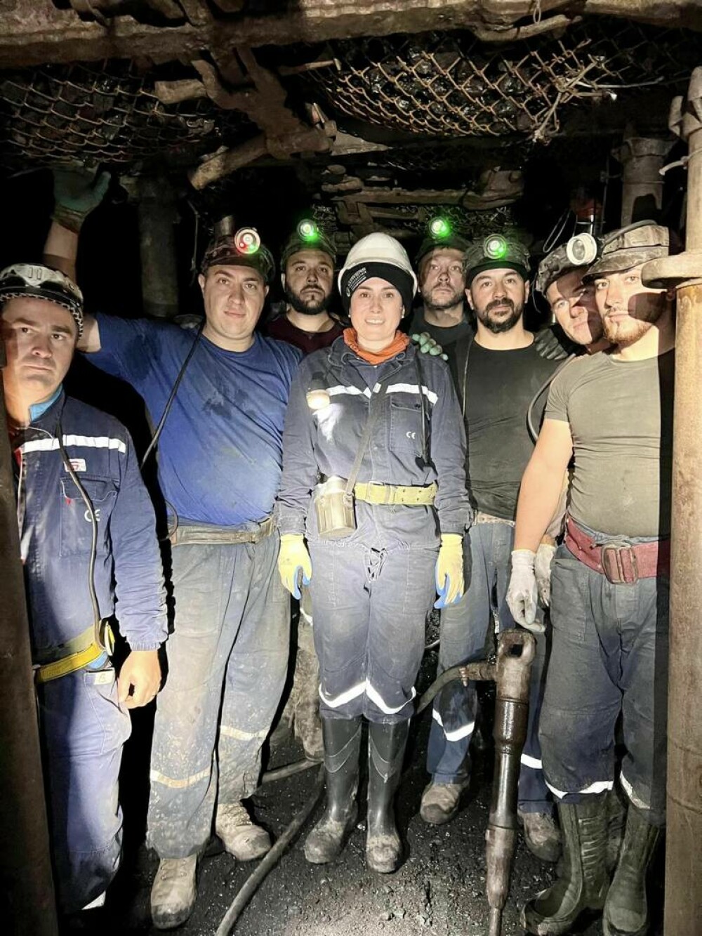 Ministrul Muncii a coborât în Mina Vulcan. Imagini inedite cu Simona Bucura-Oprescu, între mineri GALERIE FOTO - Imaginea 22
