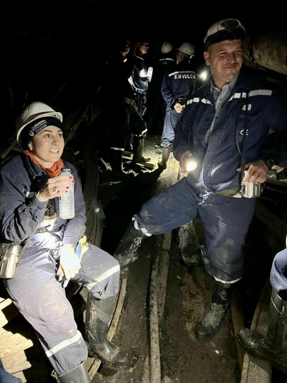 Ministrul Muncii a coborât în Mina Vulcan. Imagini inedite cu Simona Bucura-Oprescu, între mineri GALERIE FOTO - Imaginea 23