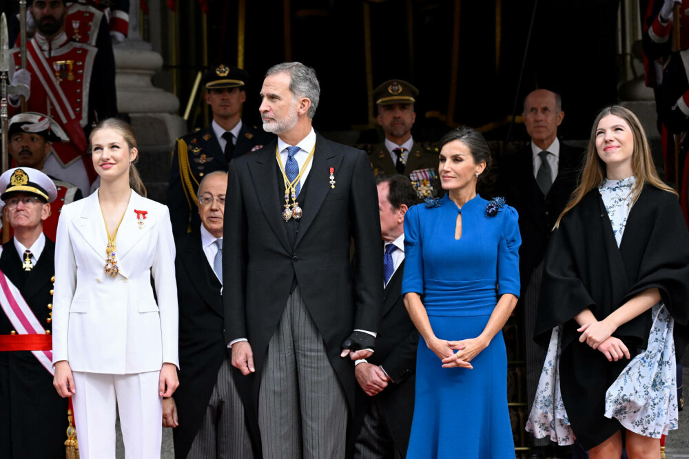 Prinţesa Leonor, moştenitoarea tronului Spaniei, a jurat credinţă faţă de Constituţia ţării sale. GALERIE FOTO - Imaginea 9