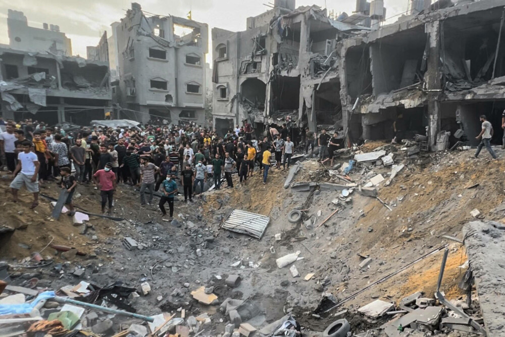 Israelul a bombardat o tabără de refugiați din Fâșia Gaza. Hamas anunță 50 de morți. Un comandant al grupării a fost eliminat - Imaginea 5