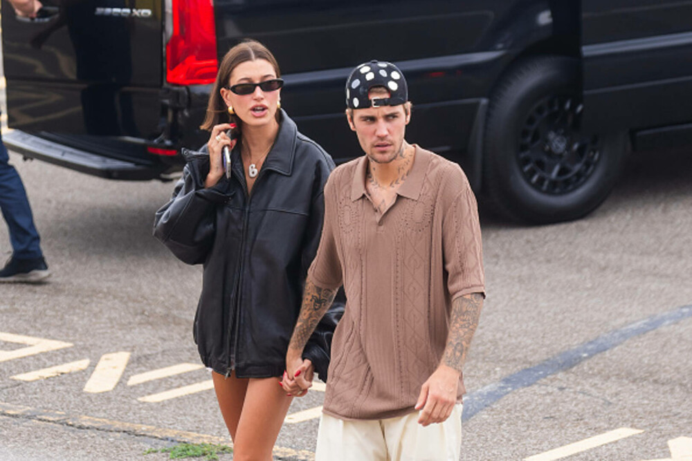 Hailey și Justin Bieber au sărbătorit 5 ani de la nuntă. Au fost surprinși luând cina la un restaurant din Los Angeles - Imaginea 16