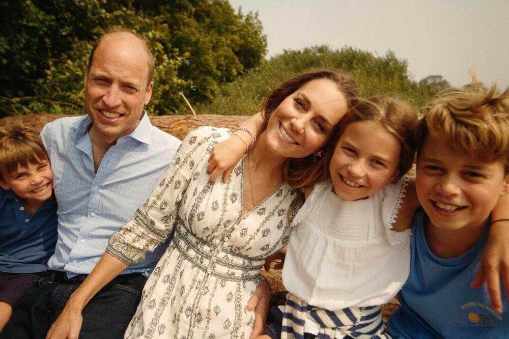 Fotografie emoționantă cu Kate Middleton, care îmbrățișează o tânără bolnavă de cancer - Imaginea 3