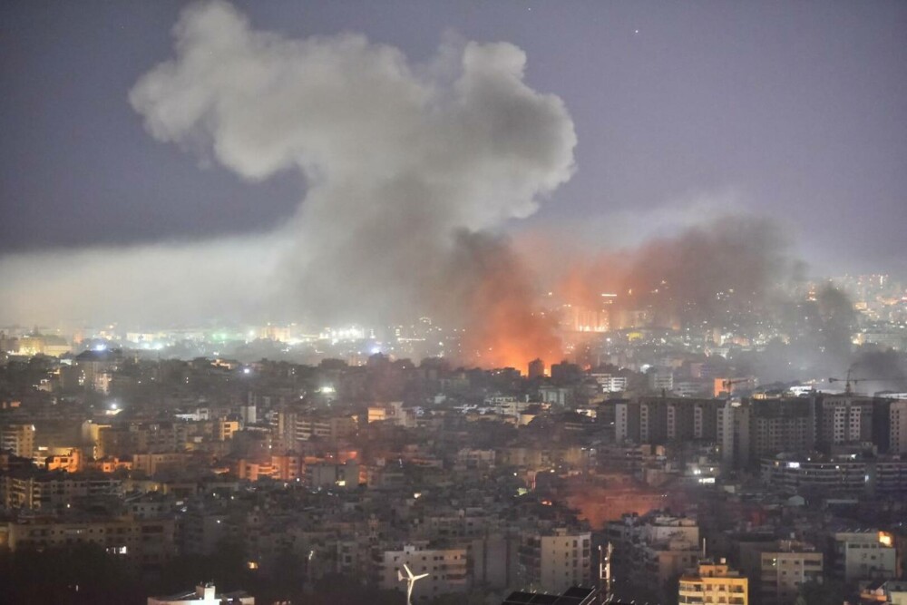 Israelul continuă bombardamentele în Liban. Cum arată acum Beirutul. GALERIE FOTO - Imaginea 2