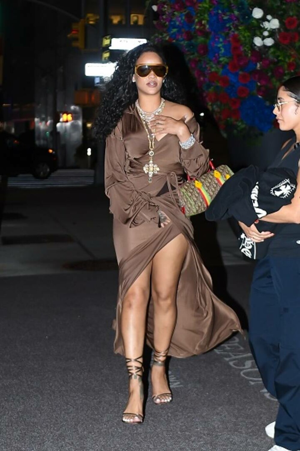 Rihanna și A$AP Rocky, cină romantică la un restaurant din New York. Cum au fost surprinși cei doi. GALERIE FOTO - Imaginea 20