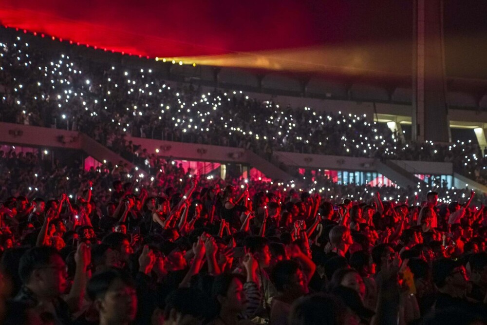 China este țară cu una dintre cele mai dure cenzuri din lume. Cum a reușit controversatul Kanye West să susțină un concert - Imaginea 8