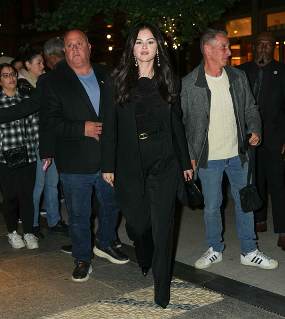 Selena Gomez, apariție elegantă în New York. Ce ținută a purtat la proiecția comediei muzicale 