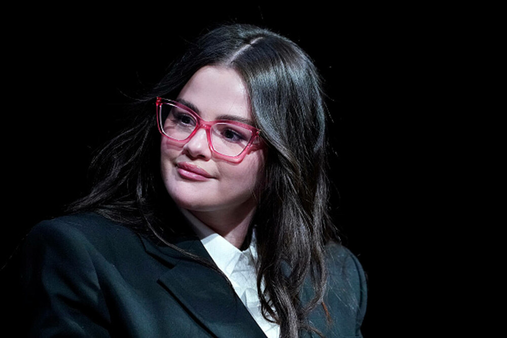 Selena Gomez, apariție elegantă în New York. Ce ținută a purtat la proiecția comediei muzicale 